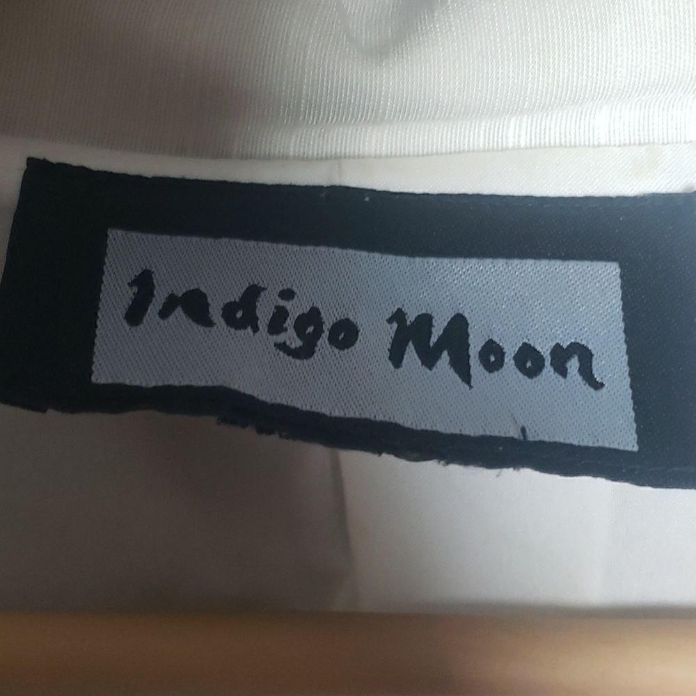‎Vintage Indigo Moon 🌙 Button Top - Picture 3 of 8